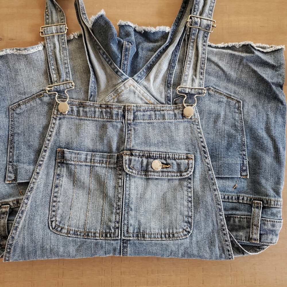 Overall shorts